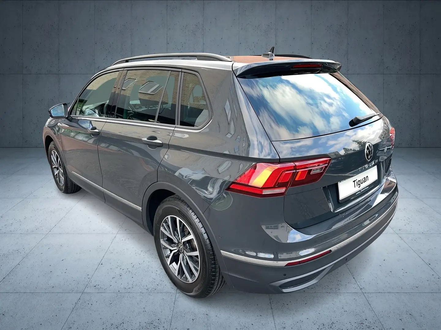 Volkswagen Tiguan Life 1.5 TSI Matrix LED Navi ACC Grau - 2