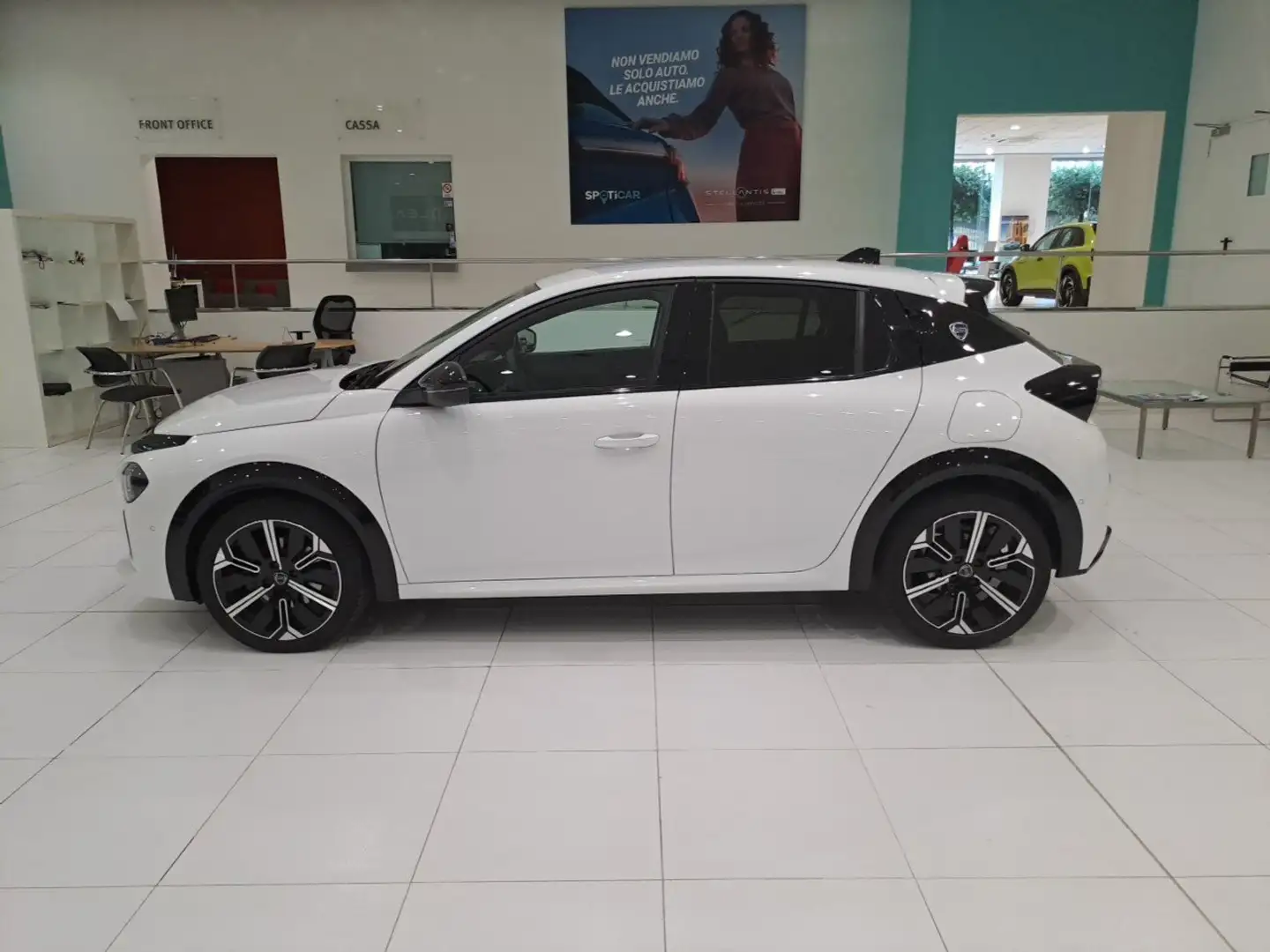Lancia Ypsilon Ibrida 100cv LX e-DCT Bianco - 2