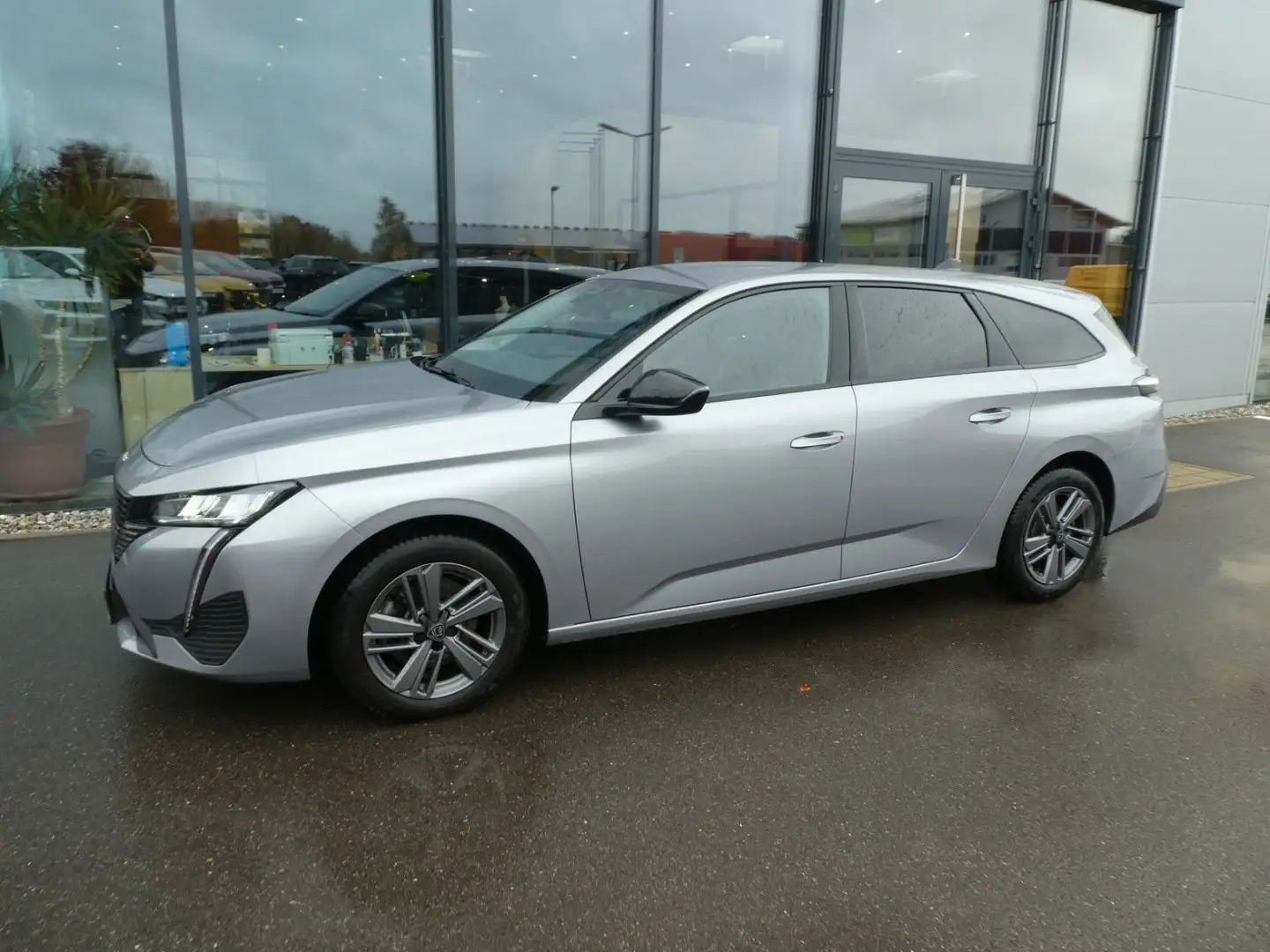 Peugeot 308 SW Allure, SHZ, Kamera, PDC, Navi, LED Grau - 2