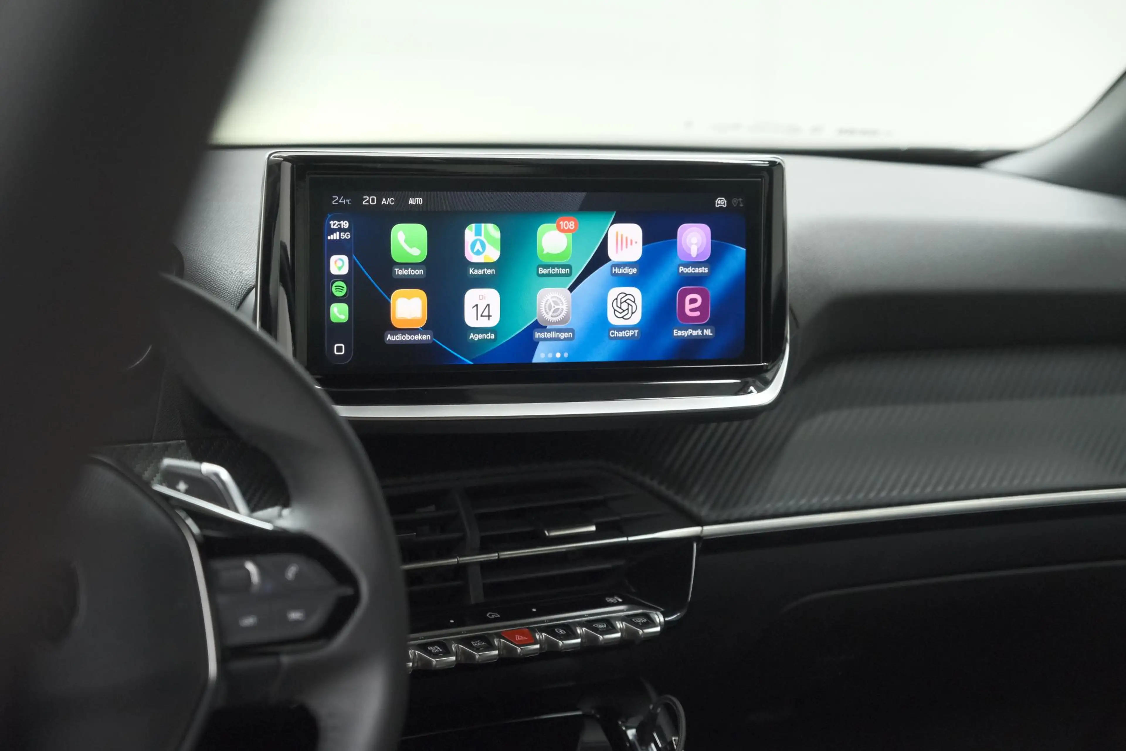 Peugeot 2008 1.2 Hybrid 145 Allure | Apple Carplay | Climate Co — photo 6