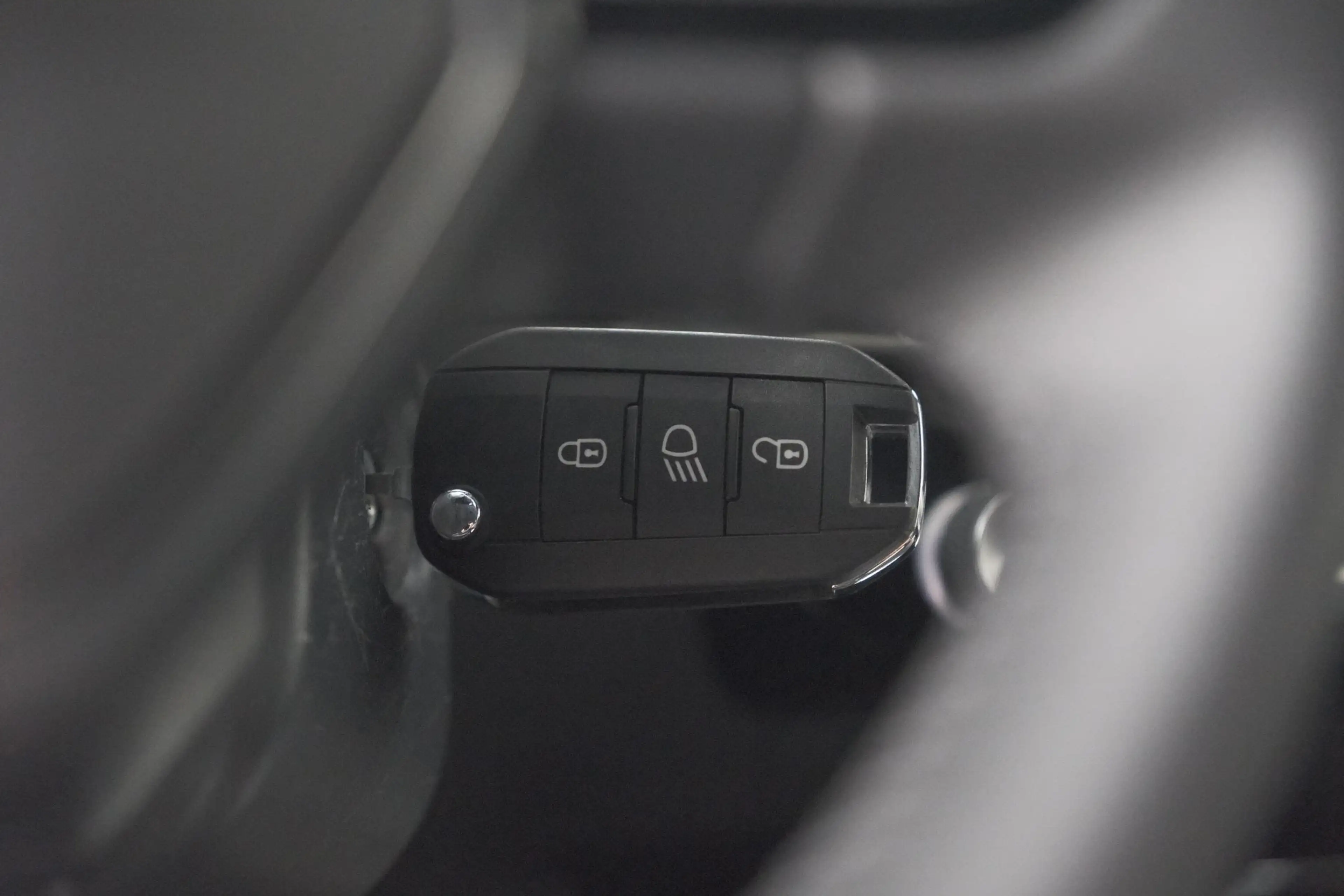 Peugeot 2008 1.2 Hybrid 145 Allure | Apple Carplay | Climate Co — photo 12