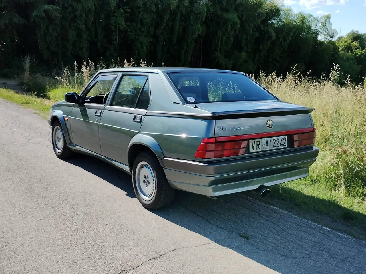 Alfa Romeo 75 2.0i ts, foto 2