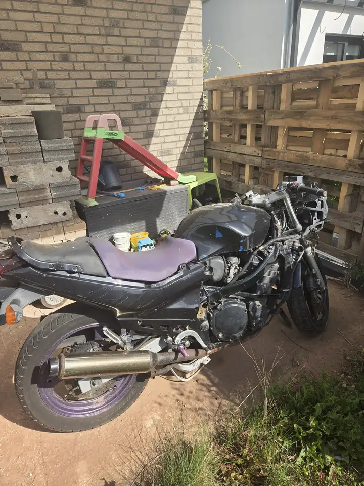 Suzuki GSX 600