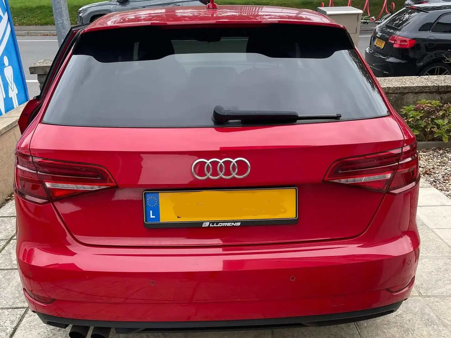 Audi A3 A3 1.5 TFSI cylinder on demand Sportback Rouge - 2