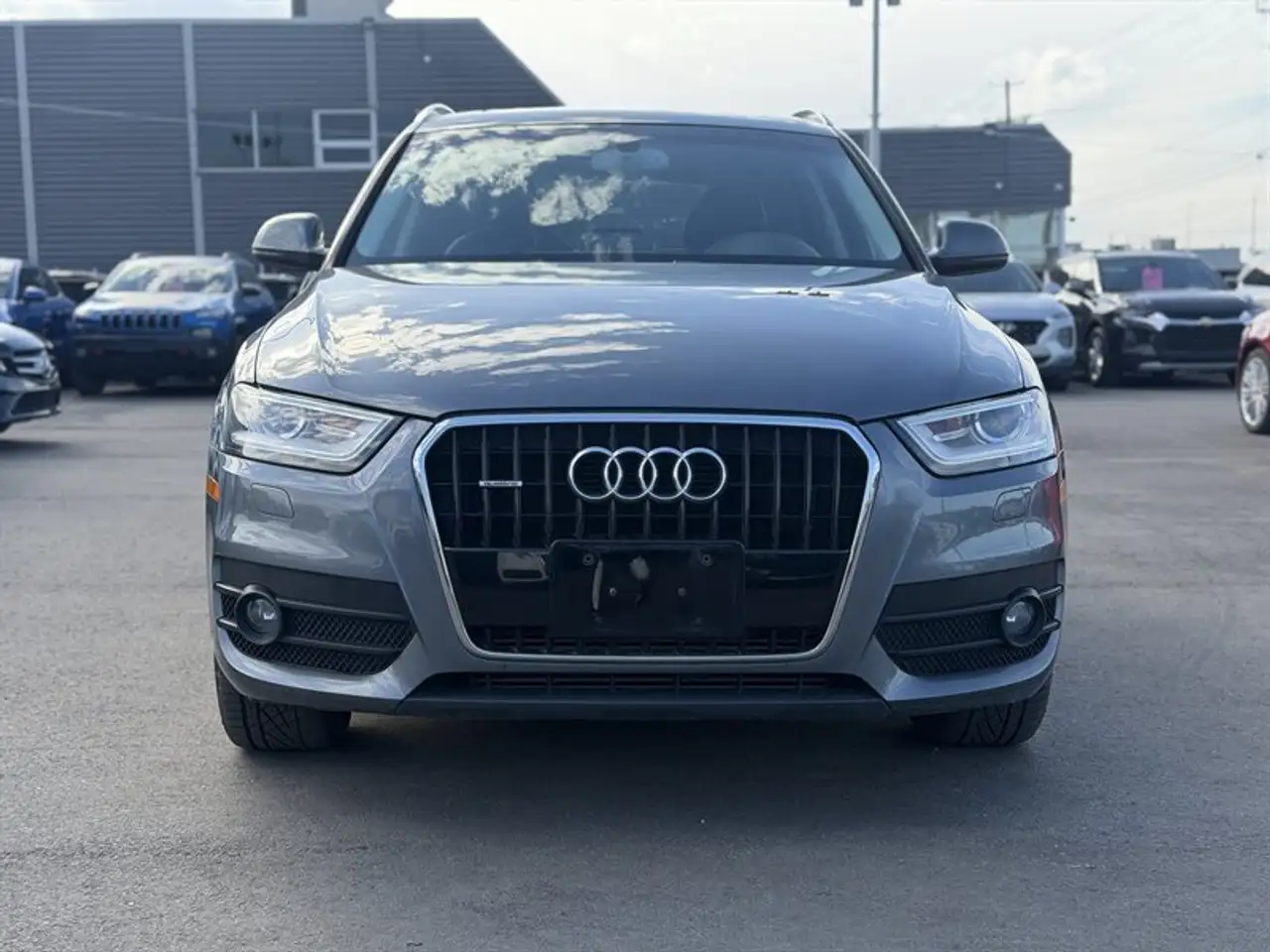 Audi Q3 снимка Audi Q3
