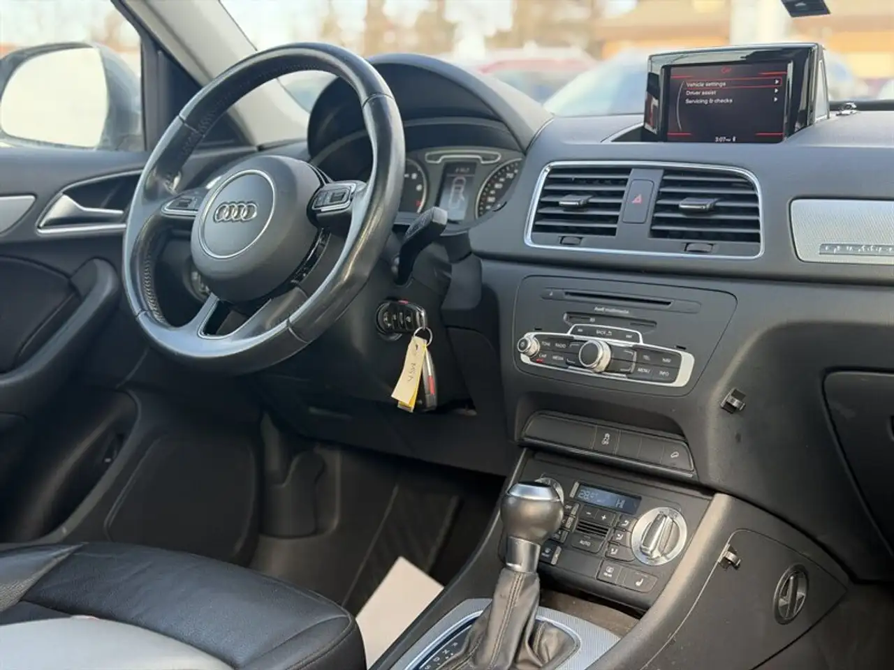 Audi Q3 снимка Audi Q3