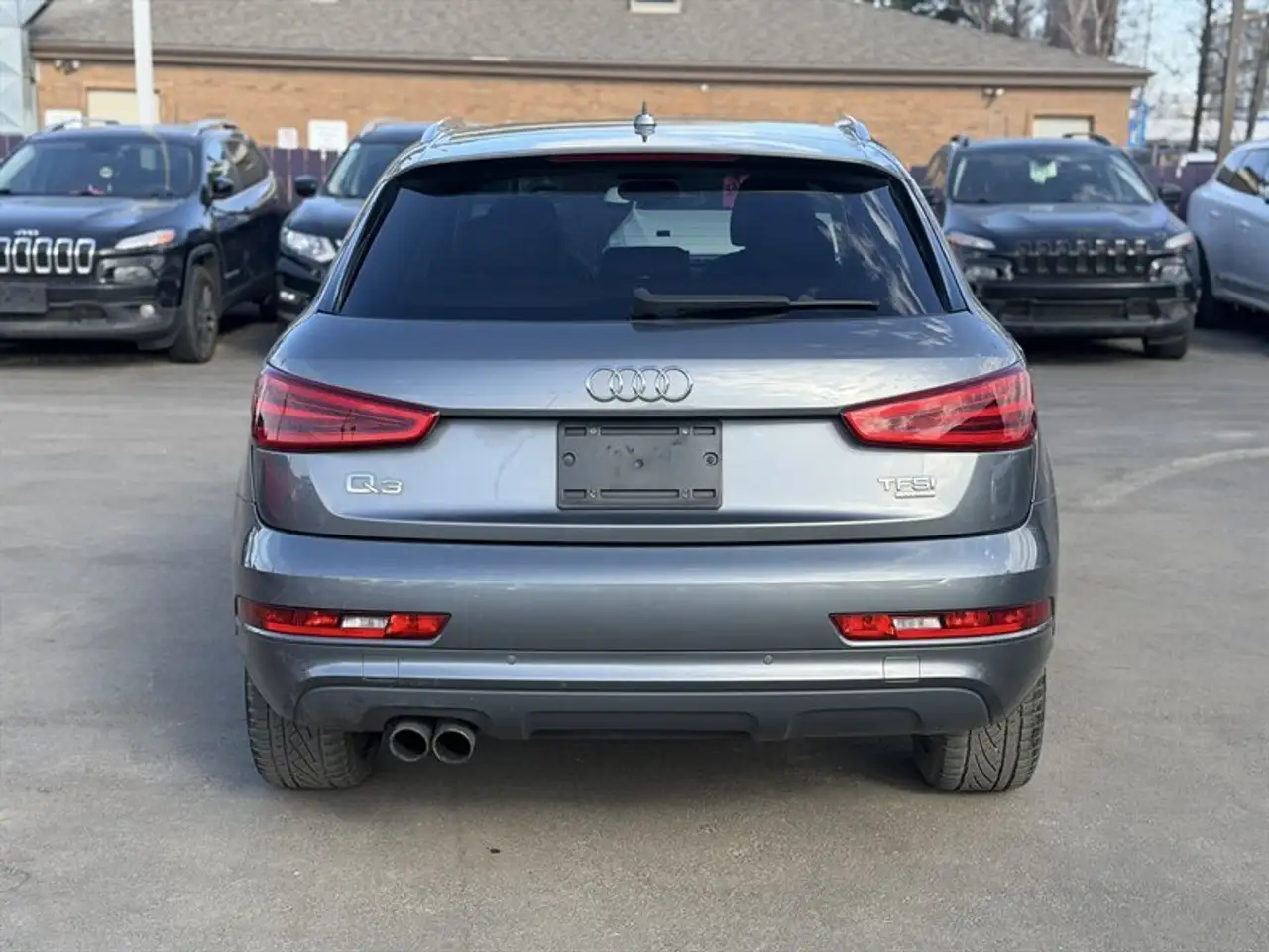 Audi Q3 снимка Audi Q3