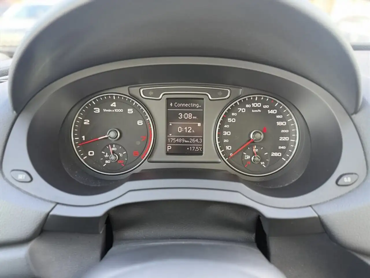 Audi Q3 снимка Audi Q3