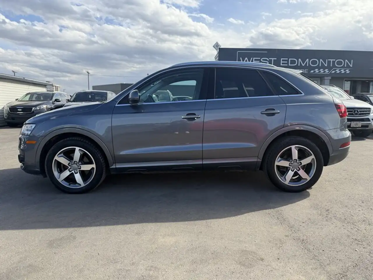 Audi Q3 снимка Audi Q3