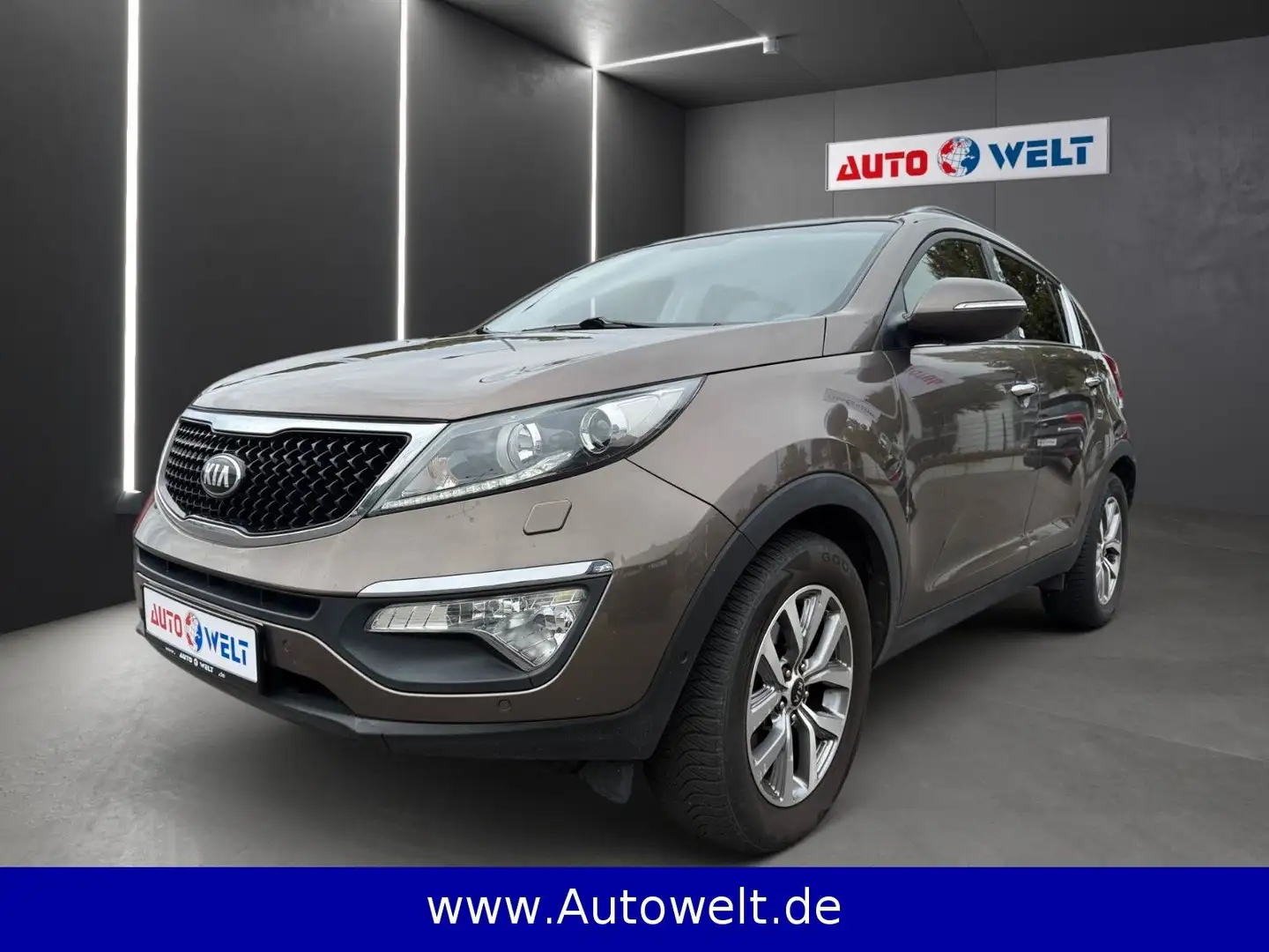 Kia Sportage 1.6GDI Xenon Parkhilfe Navi Winterpaket Braun - 1