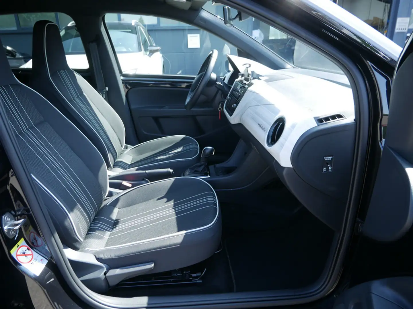 SEAT Mii electric Plus KLIMA PDC SITZHEIZUNG NAVI Noir - 2
