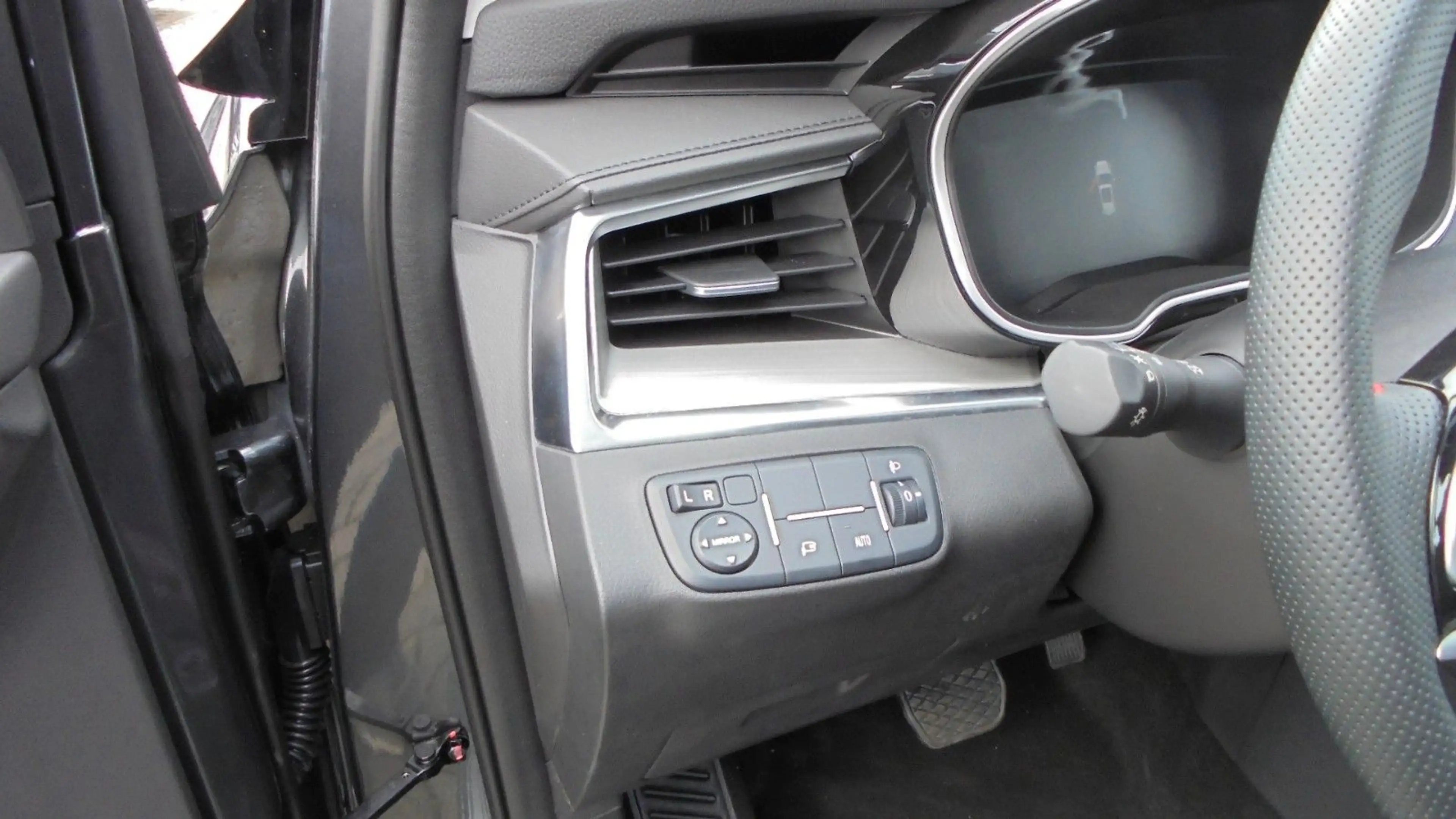 SWM G01 1,5T AT,Panorama,Leder,LED-SW,Klima,RFK,PDC, — photo 6