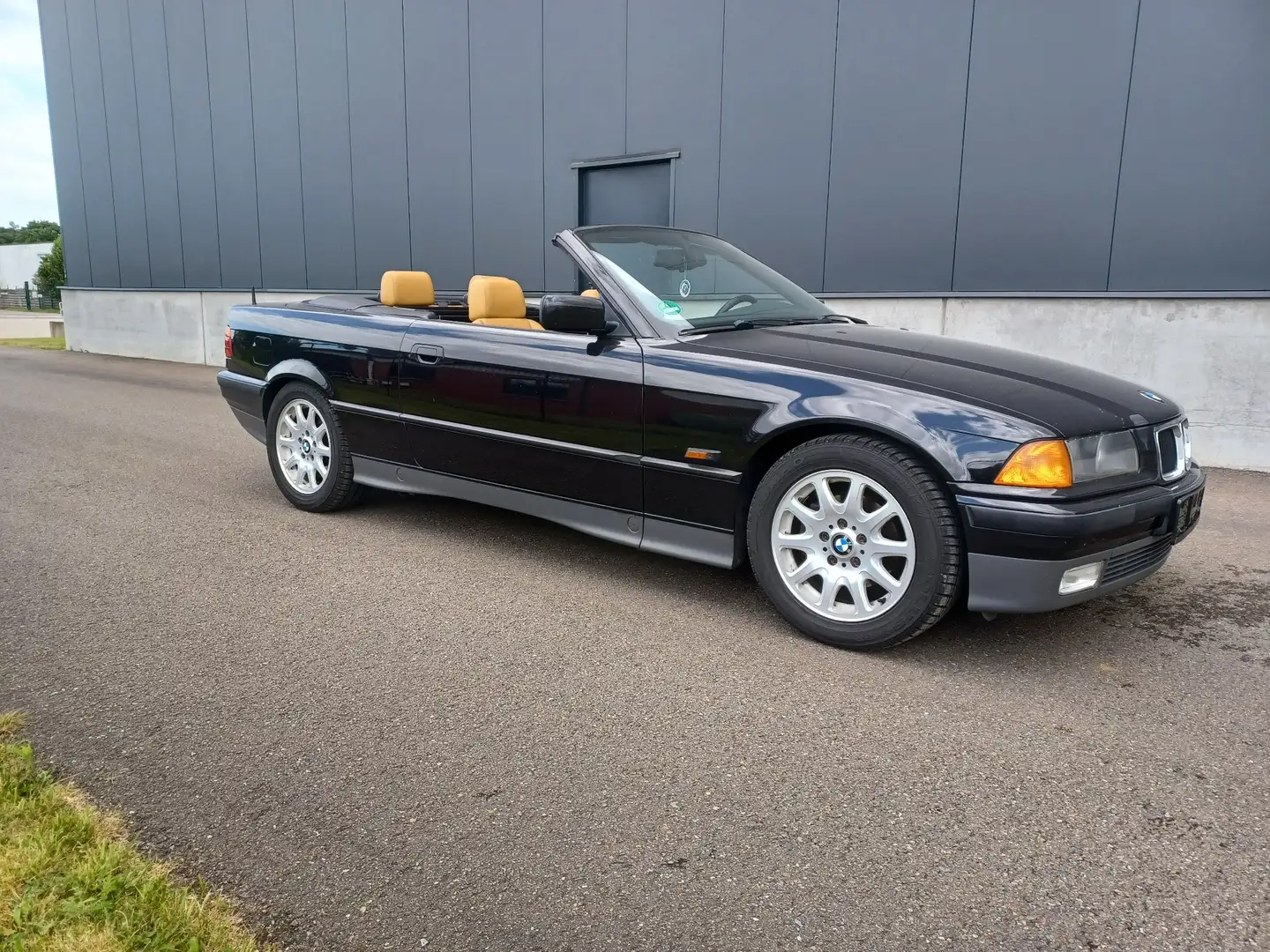 BMW 320 1ste eigenaar * Origineel * Nieuwe kap * OHBK Zwart - 1