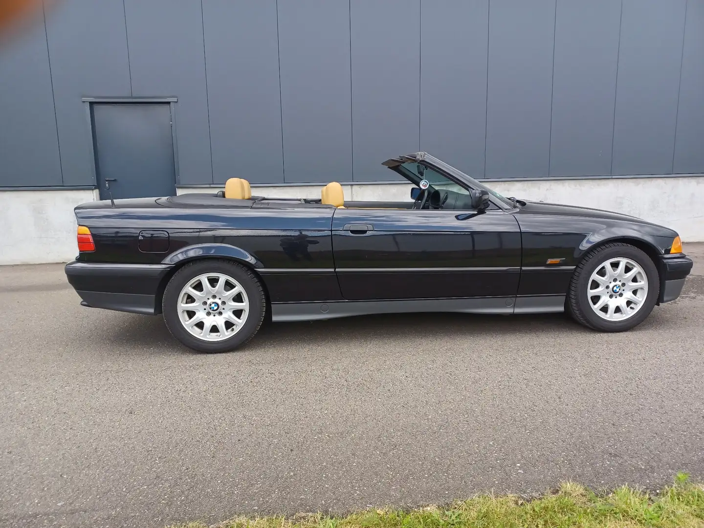 BMW 320 1ste eigenaar * Origineel * Nieuwe kap * OHBK Zwart - 2