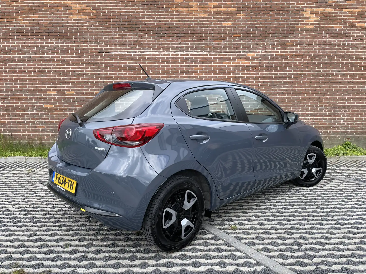 Mazda 2 1.5 e-SkyActiv-G 90 Centre-Line | C&C PACK | APPLE Gris - 2