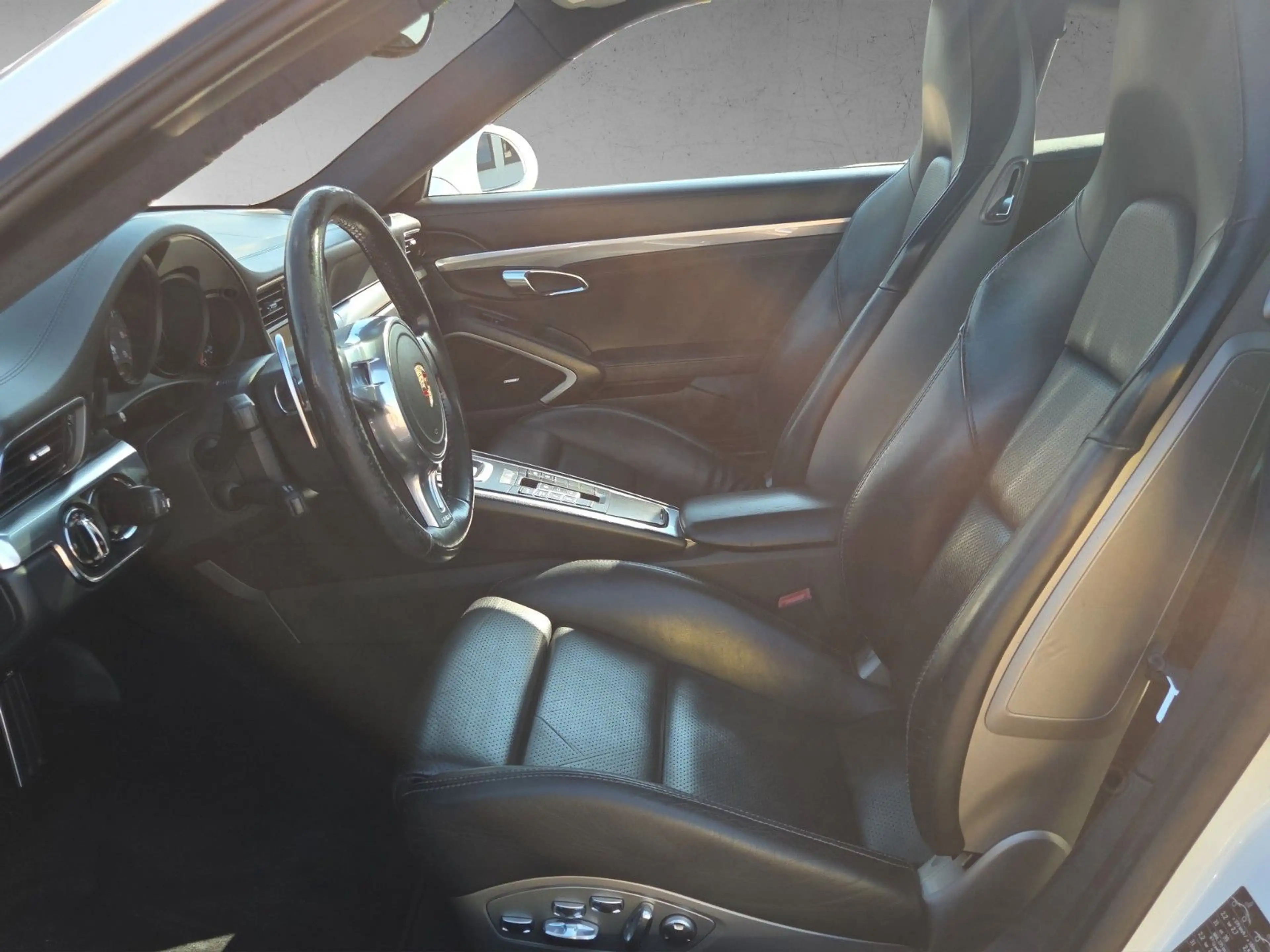 Porsche 911 Carrera S — photo 9