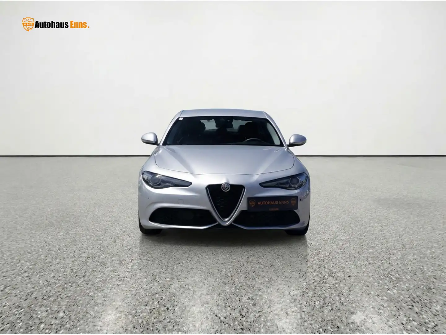 Alfa Romeo Giulia Automatik / 209 PS / Klimaautomatik / Navigation / Einparkhilfe Silber - 2