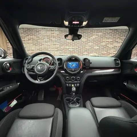 Mini Cooper Se view 9