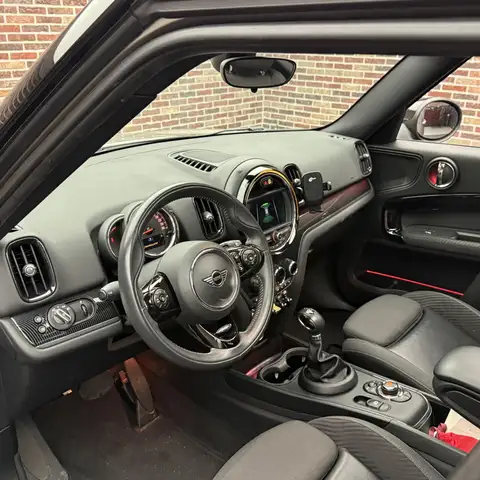 Mini Cooper Se view 3