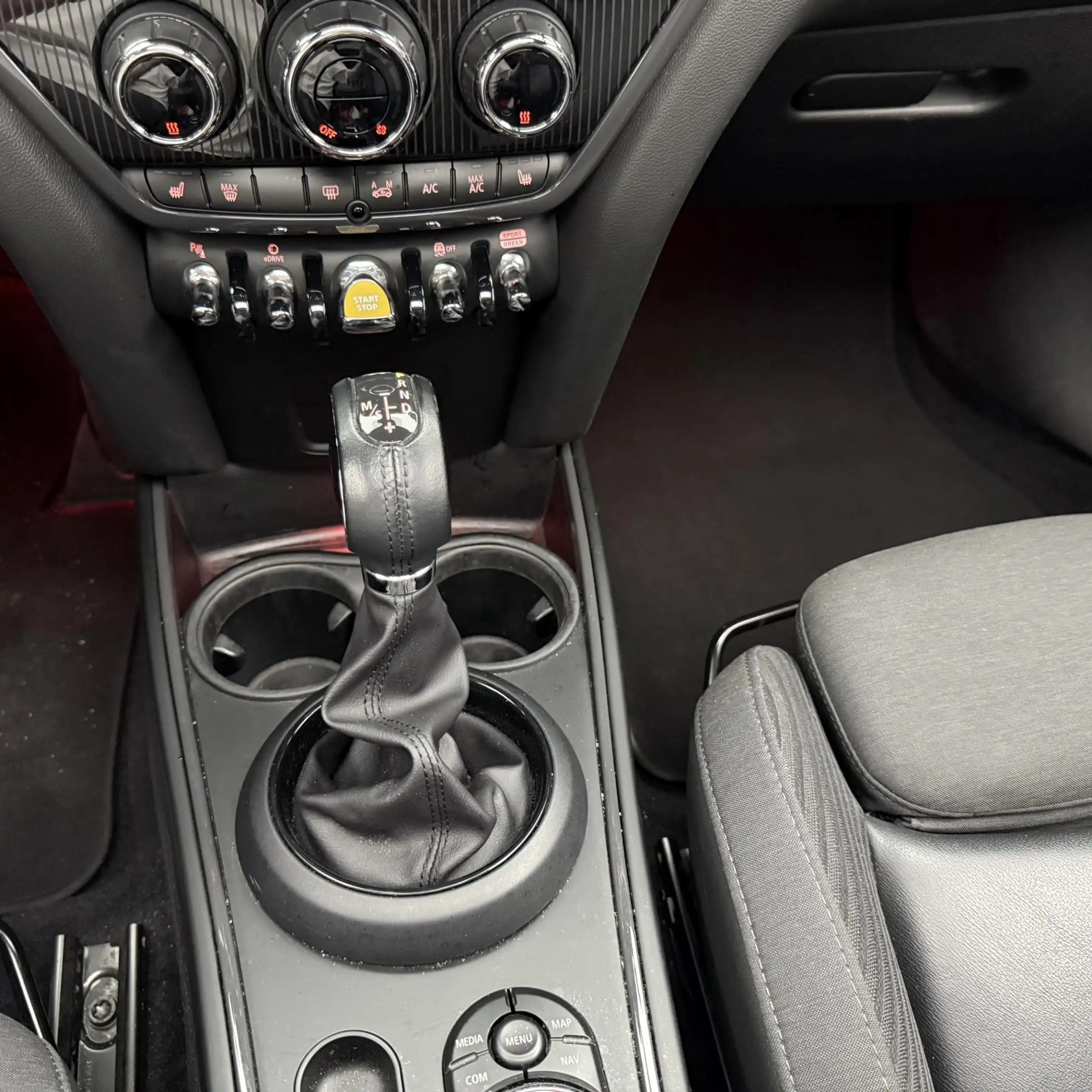 MINI Cooper SE Countryman 1.5 ALL4 — photo 10
