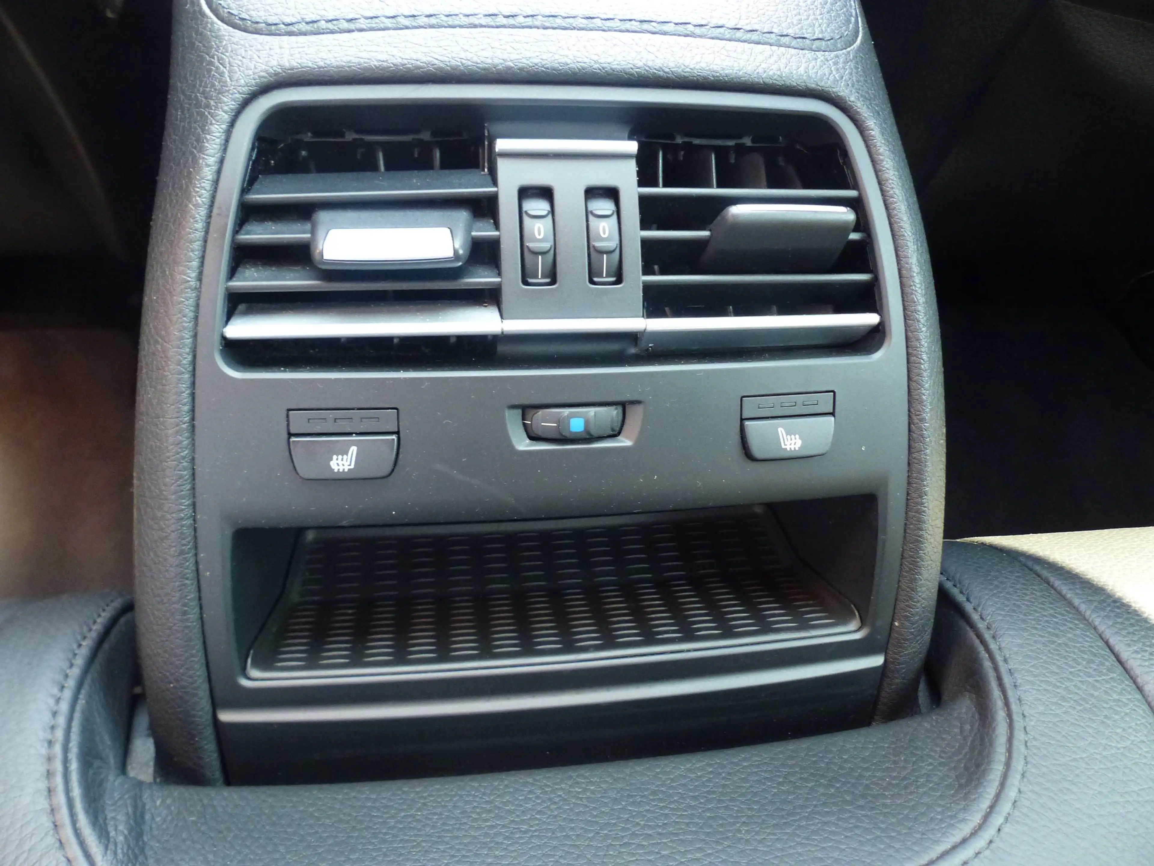 BMW 650 650i xDrive Gran Coupe — photo 11