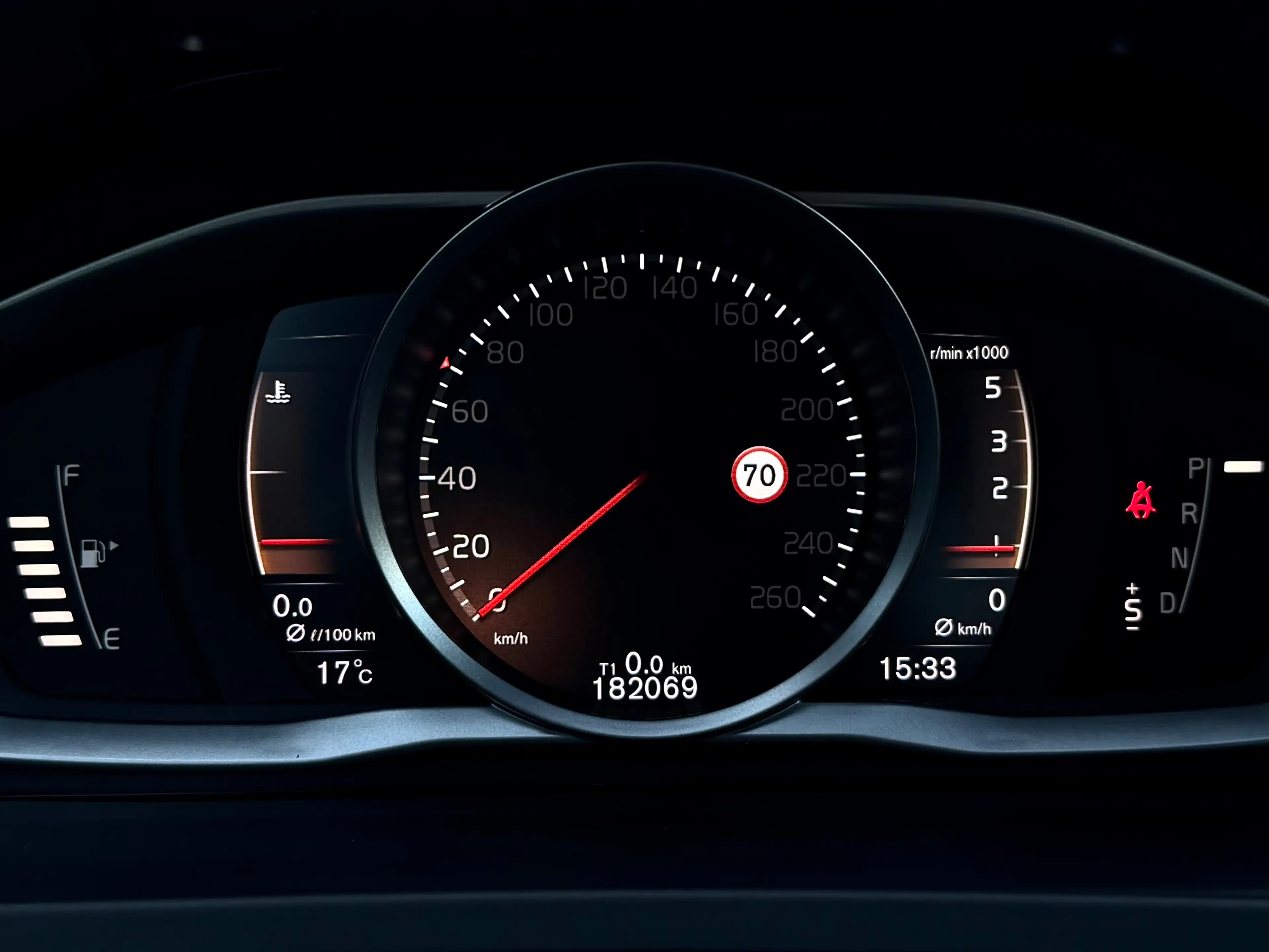 Volvo S60 Cross Country 2.0 D3 150CV CROSS COUNTRY B.AUTO CUiR JANTES 17" — photo 11