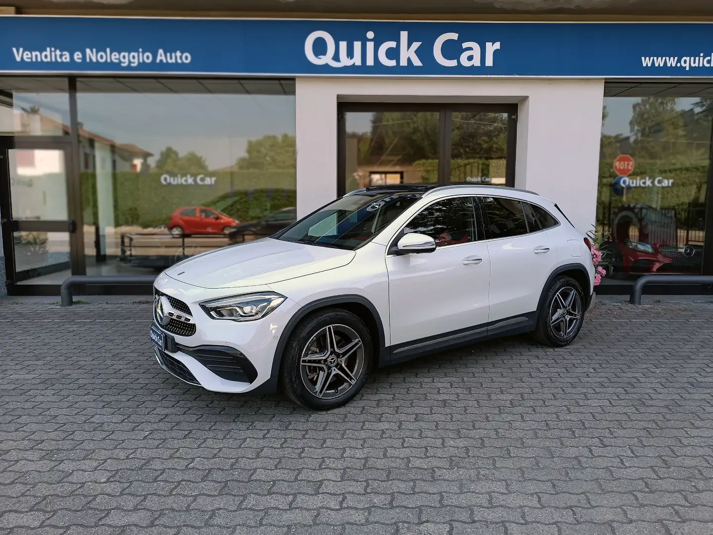Mercedes-Benz GLA 250 Premium EXCLUSIVE AMG 4M,TETTO,4 SERVICE MERCEDES! Bianco - 2