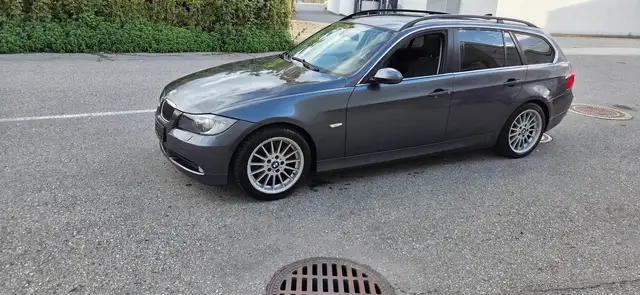 BMW 325 Xi  4x4