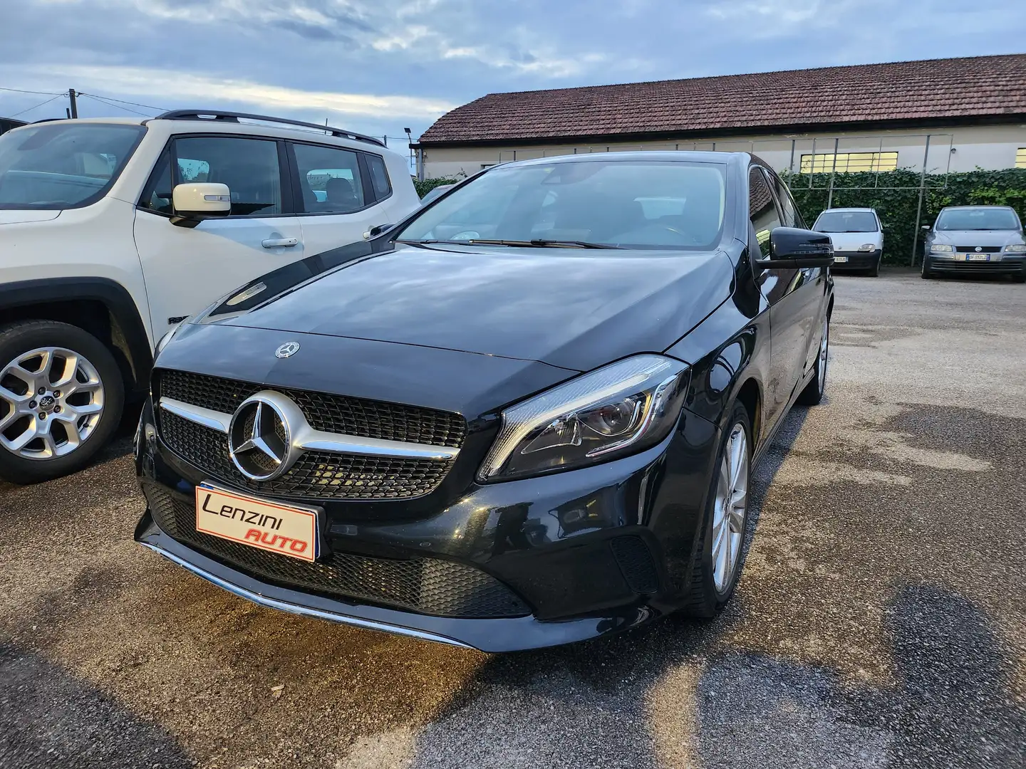 Mercedes-Benz A 180 Classe A - W176 d Sport  Autom. Noir - 1