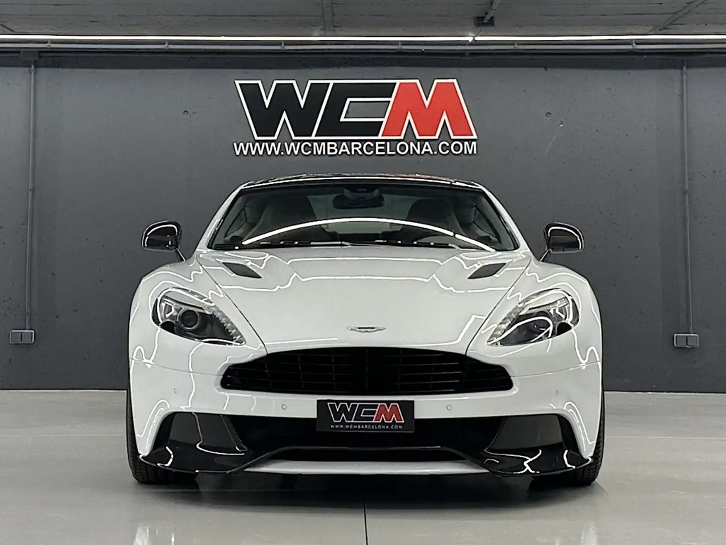 Aston Martin Vanquish Blanco - 2
