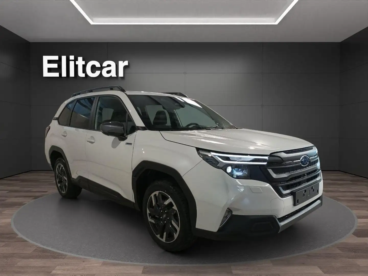 Subaru Forester 2.0 MHEV CVT Lineartronic Style Bianco - 2