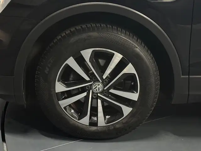 Volkswagen Tiguan view 9
