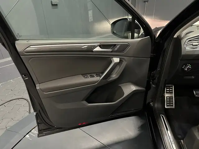 Volkswagen Tiguan view 13