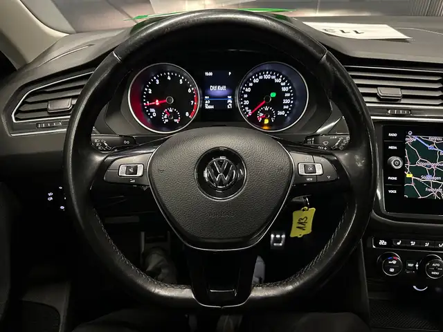 Volkswagen Tiguan view 16