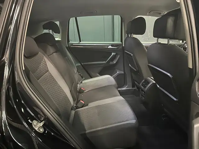 Volkswagen Tiguan view 23