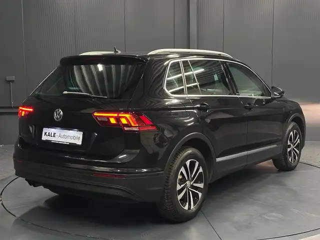 Volkswagen Tiguan view 5