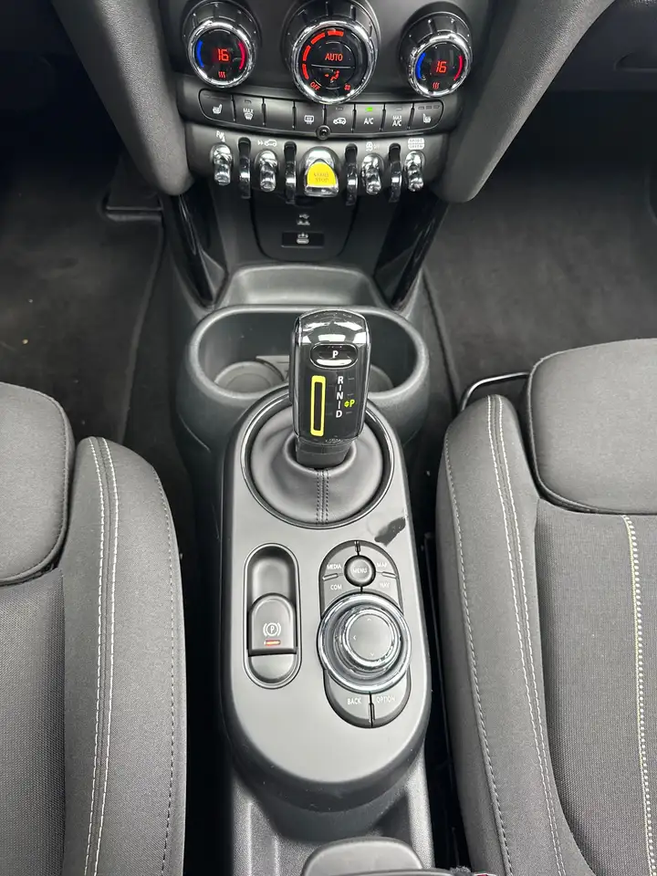 MINI Cooper Classic Trim NAV+LED+PANO+HUD+KAM+SHZ+KEYLESS+PP, миниатюра 16