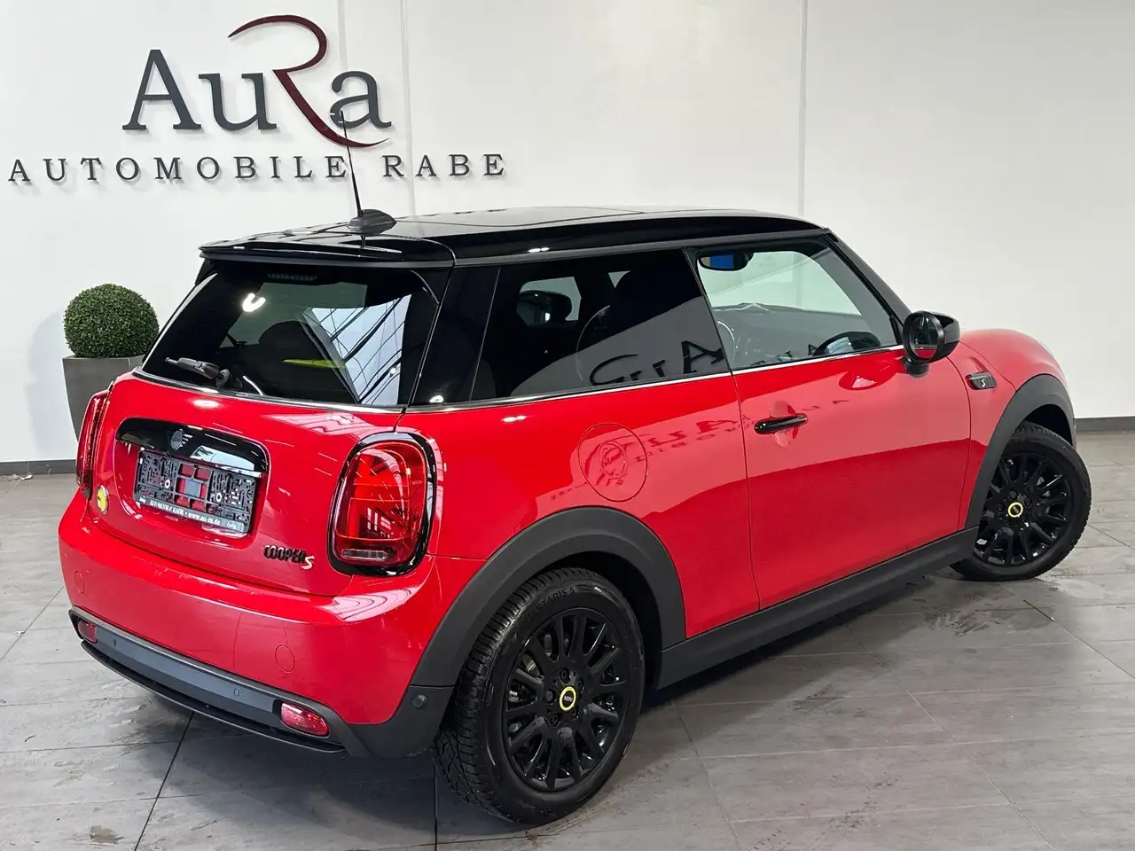 MINI Cooper Classic Trim NAV+LED+PANO+HUD+KAM+SHZ+KEYLESS+PP, миниатюра 4