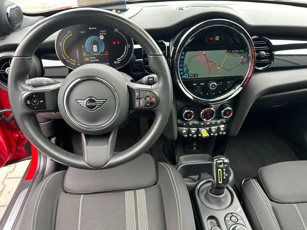MINI Cooper Classic Trim NAV+LED+PANO+HUD+KAM+SHZ+KEYLESS+PP, миниатюра 12
