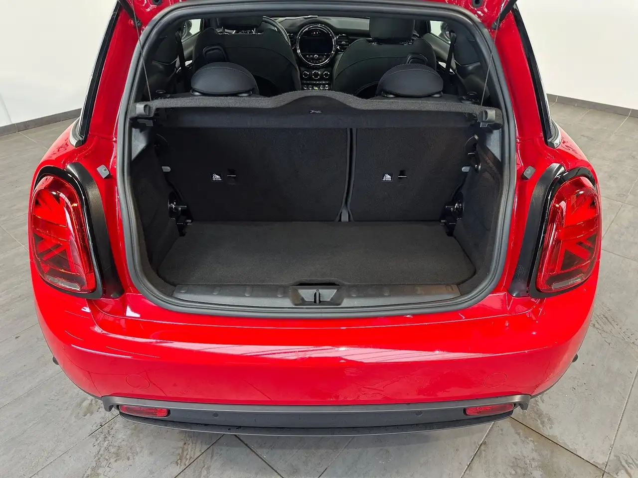 MINI Cooper Classic Trim NAV+LED+PANO+HUD+KAM+SHZ+KEYLESS+PP, миниатюра 6