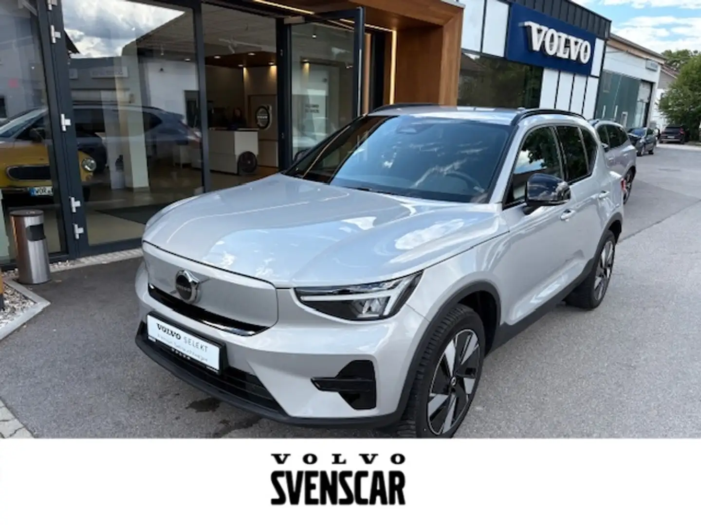 Volvo XC40 Plus Recharge Pure Electric AWD Twin StandHZG AHK Silber - 1