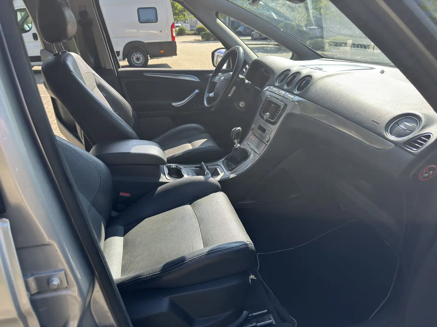 Ford S-Max 2.0 TDCi DPF Grau - 2
