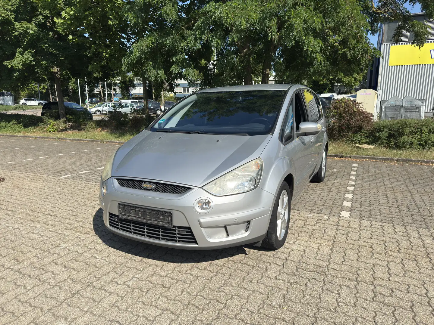 Ford S-Max 2.0 TDCi DPF Grau - 1