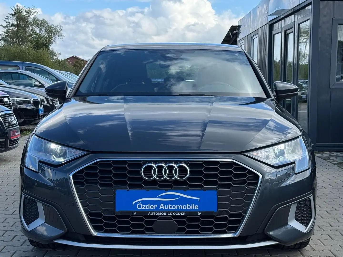 Audi A3 Sportback 35 TFSI advanced++Finanzierung++ Grau - 2