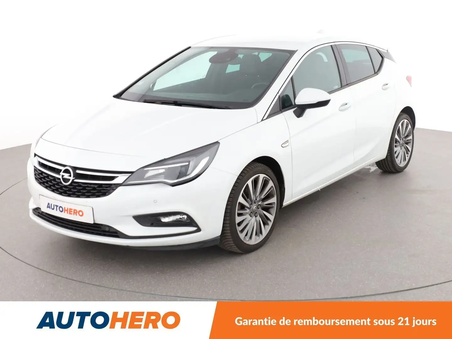 Opel Astra 1.6 CDTI Innovation Auto Blanc - 1