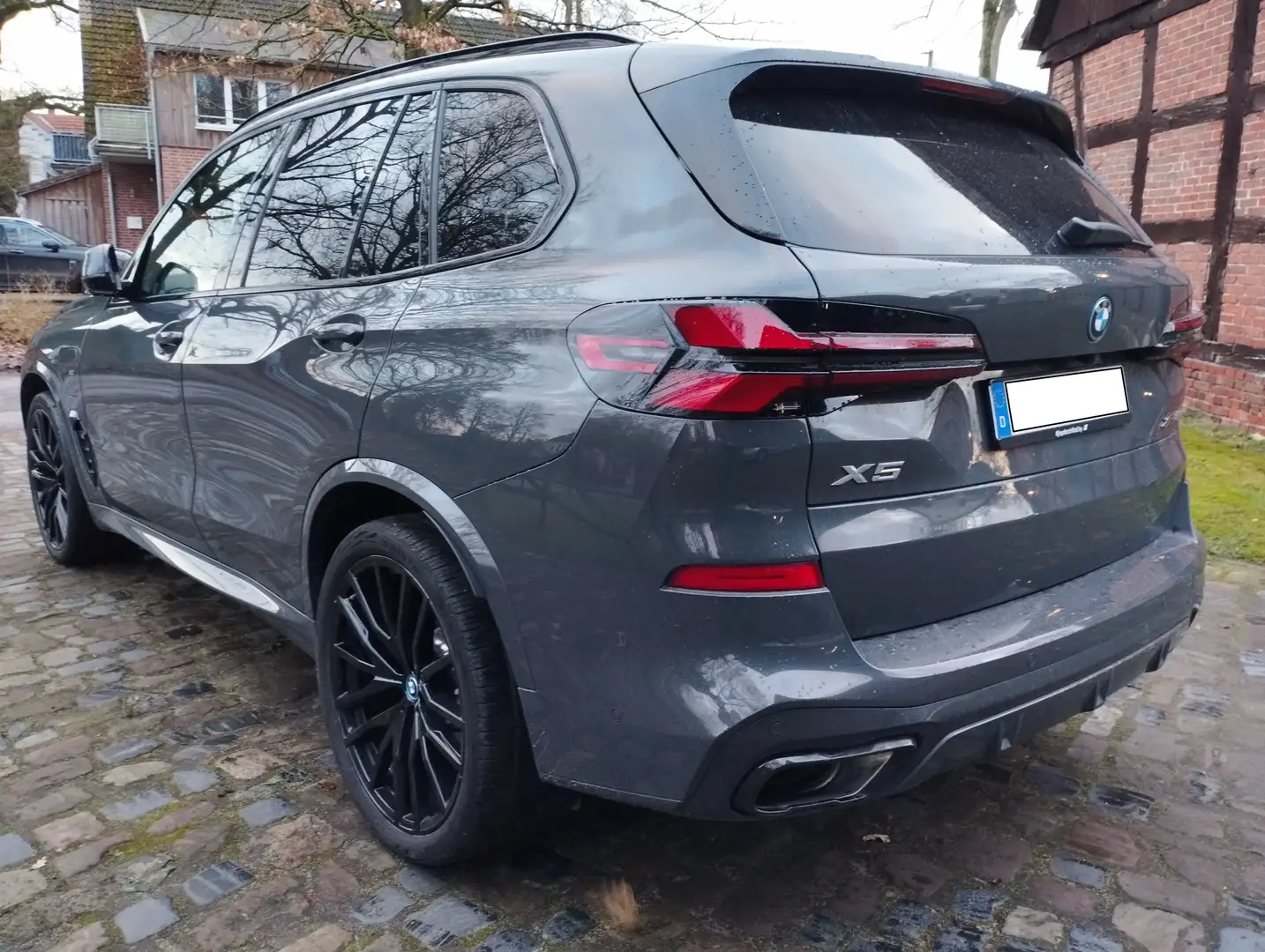 BMW X5 50 e xDrive M Sport LED HUD PANO INDIVIDUAL Grau - 2