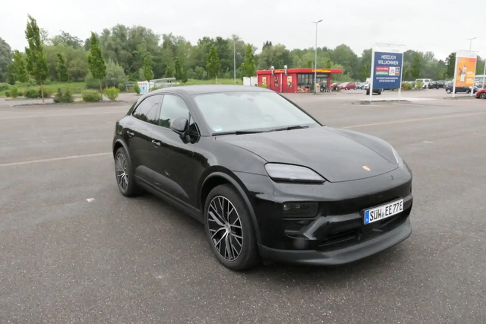 Porsche Macan 4 Electric - Bose Luftfederung 21 Zoll 14 Wege Sit Schwarz - 2