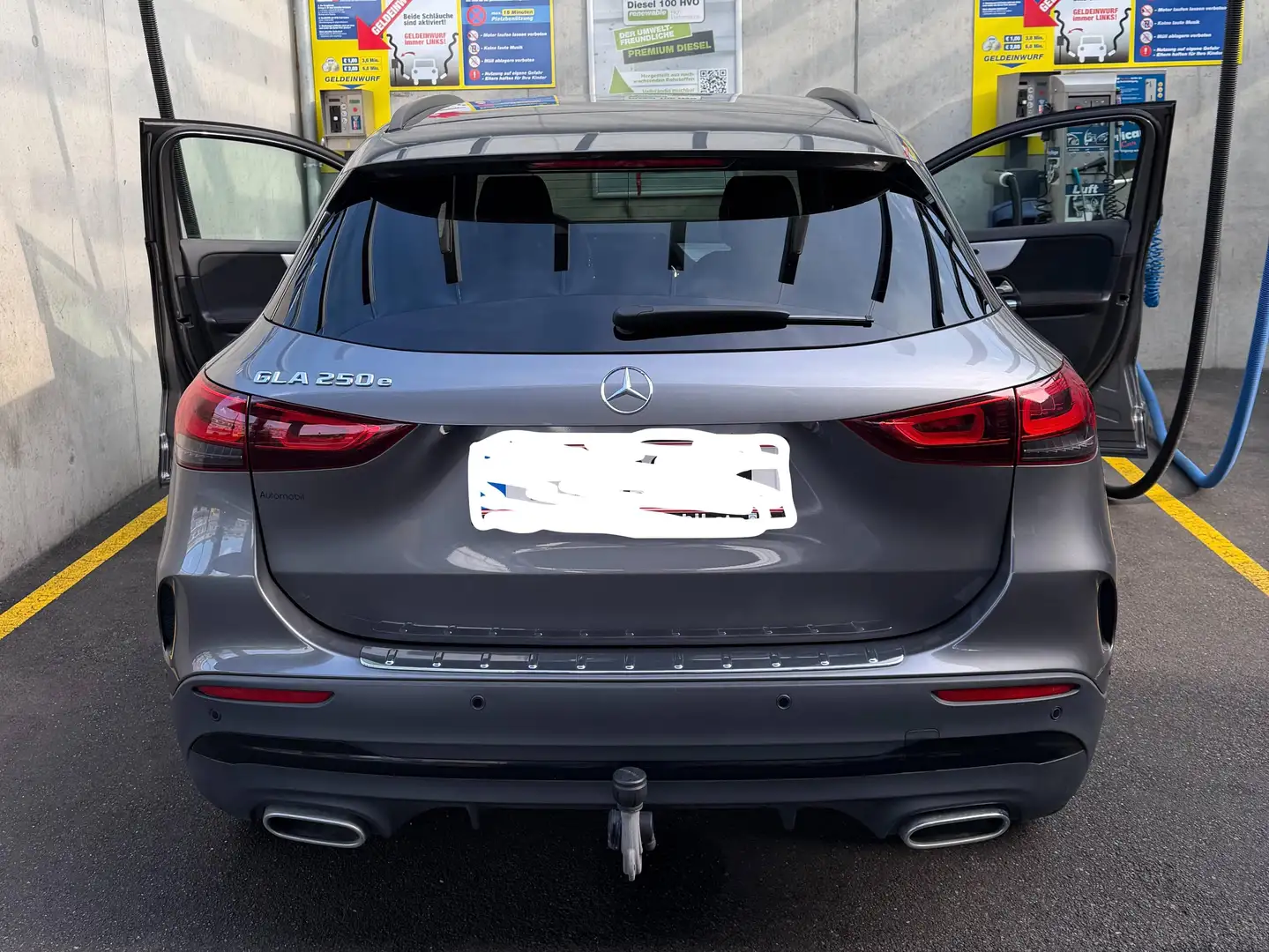 Mercedes-Benz GLA 250 GLA 250e PHEV Aut. Grau - 2