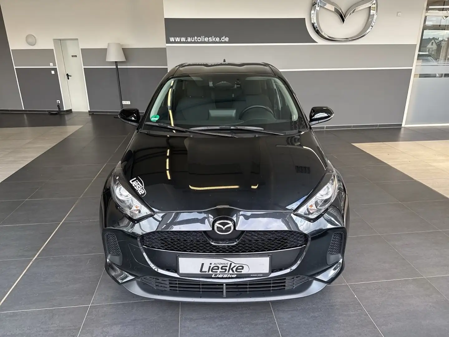 Mazda 2 HY Hybrid 2024 5HB 1.5L VVT-i 116 PS e-CVT FWD CEN Schwarz - 1