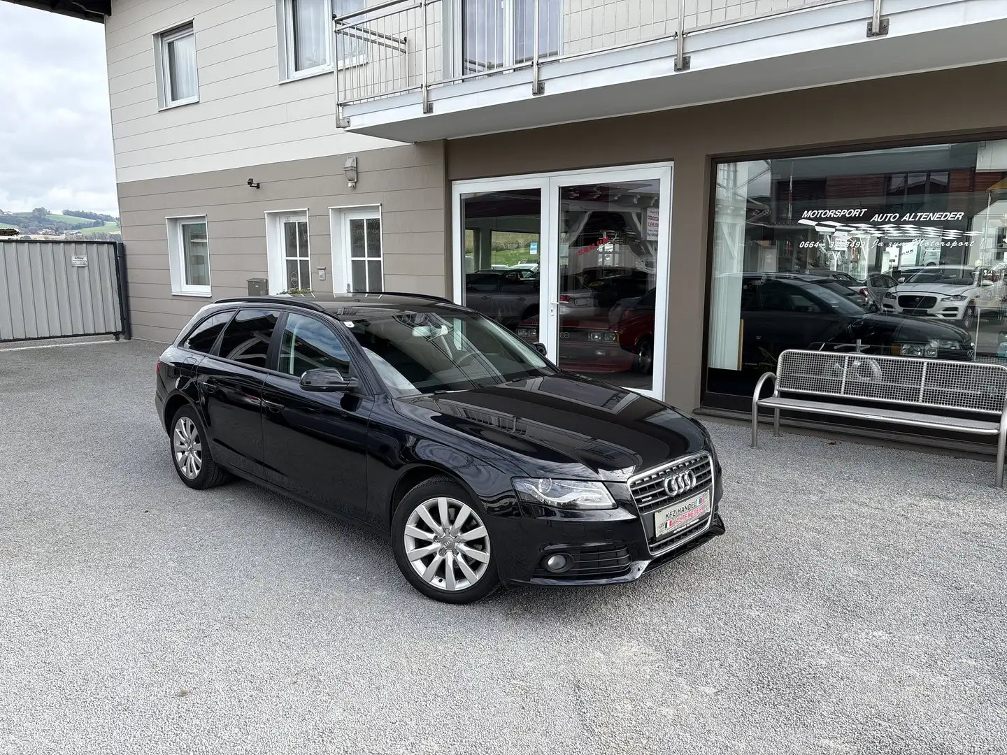 Audi A4 Avant 2,0 TDI DPF quattro "1.BESITZ*WENIG KM" Noir - 1